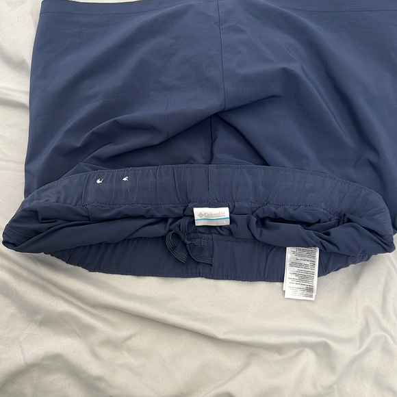 Columbia blue hiking skirt with built in shorts and draw string waist. - Picture 6 of 7